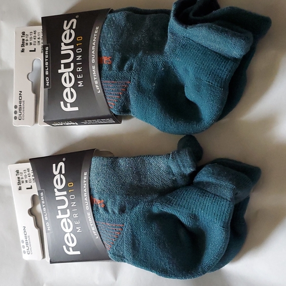Feetures Other - Feetures Merino10 Cushion Socks- Set of 2